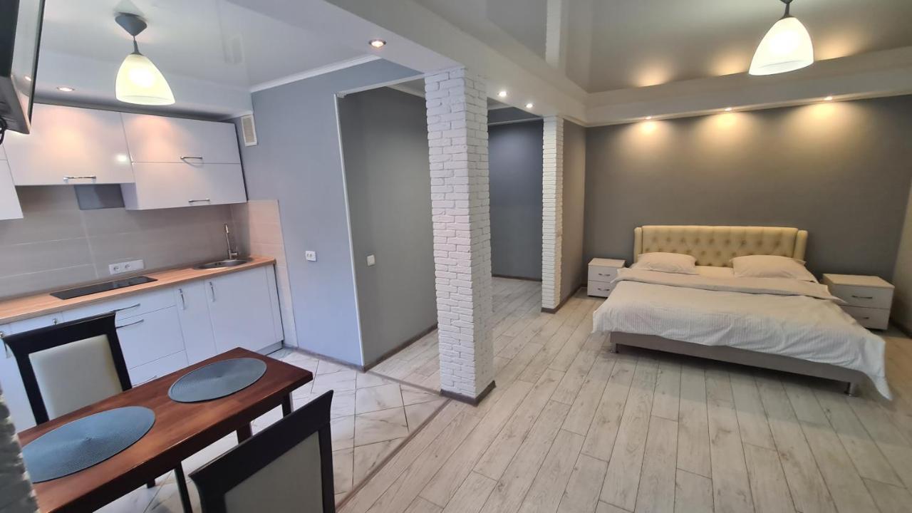 Apartaments On Vulytsia Heroiv Ato 32 Kryvyi Rih Exterior foto
