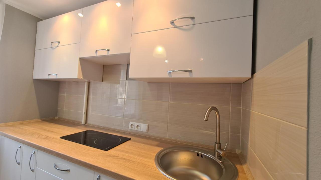 Apartaments On Vulytsia Heroiv Ato 32 Kryvyi Rih Exterior foto