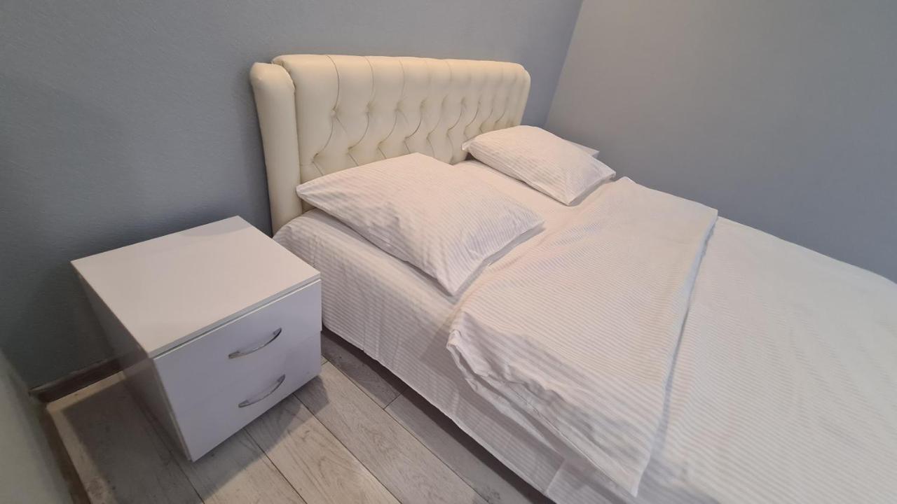 Apartaments On Vulytsia Heroiv Ato 32 Kryvyi Rih Exterior foto